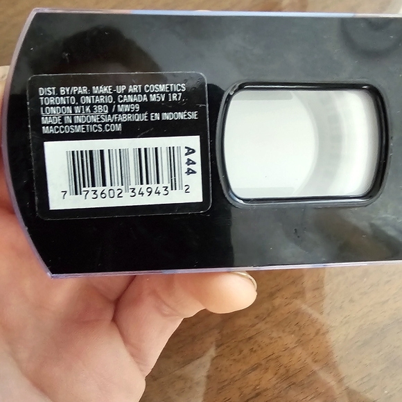 MAC False Eyelashes Marge Simpson Rare Limited Edition Makeup - Picture 2 of 2